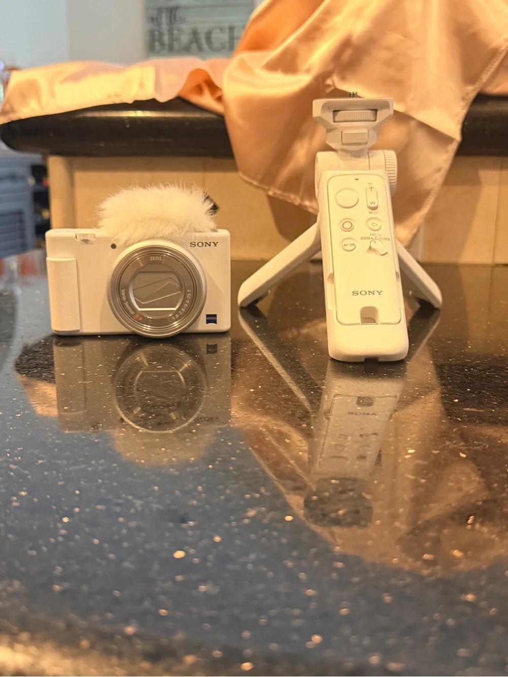 Sony ZV-1 Camera for Content Creators and Vloggers (white)